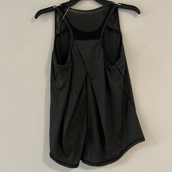 NWT Charcoal Color Workout/Yoga Top - Picture 3 of 8